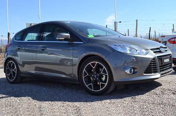 Ford Focus Hatch AT con una mecánica rendidora y una silueta atractiva