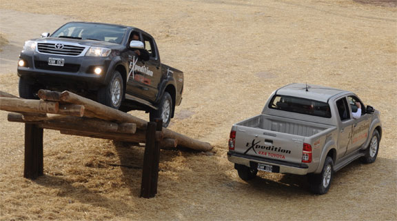La nueva Toyota Hilux Limited se exhibe en La Exposición Rural Argentina