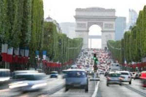 Venta de autos en Europa toca mínimo de 20 años