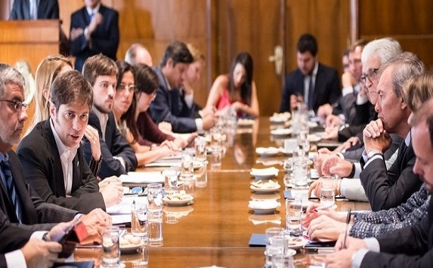 Kicillof se reúne hoy con las automotrices para llegar a un acuerdo de precios que reactive las ventas Kicillof se reúne hoy con las automotrices para llegar a un acuerdo de precios que reactive las ventas