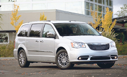 <!--:es-->CHRYSLER TOWN&COUNTRY   La nave insignia <!--:-->