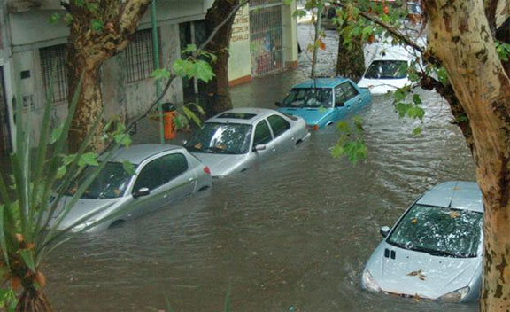 Que hacer con el auto inundado