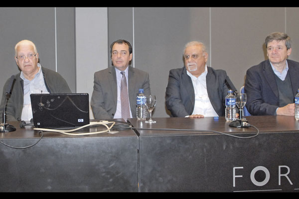 Conferencia en el Centro de Convenciones “Forum Santiago del Estero”