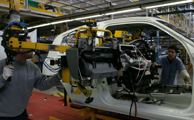 El Gobierno prometió a automotrices que regularizará entrega de divisas a fin de mes El Gobierno prometió a automotrices que regularizará entrega de divisas a fin de mes