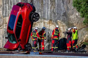 Volvo Cars drops new cars from 30 metres to help rescue services Volvo Cars drops new cars from 30 metres to help rescue services save lives