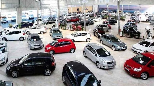 El stock acumulado de autos por vender llega a las 300.000 unidades