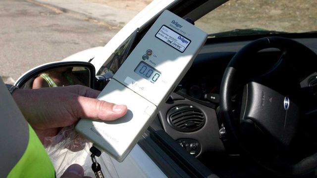 Alcohol 0 al volante: cuánto tarda el cuerpo en recuperarse para manejar