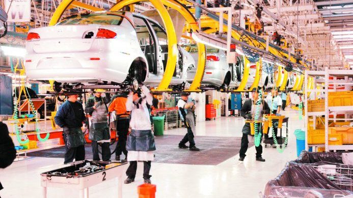 Automotrices sin feriado: mañana habrá producción Automotrices sin feriado: mañana habrá producción